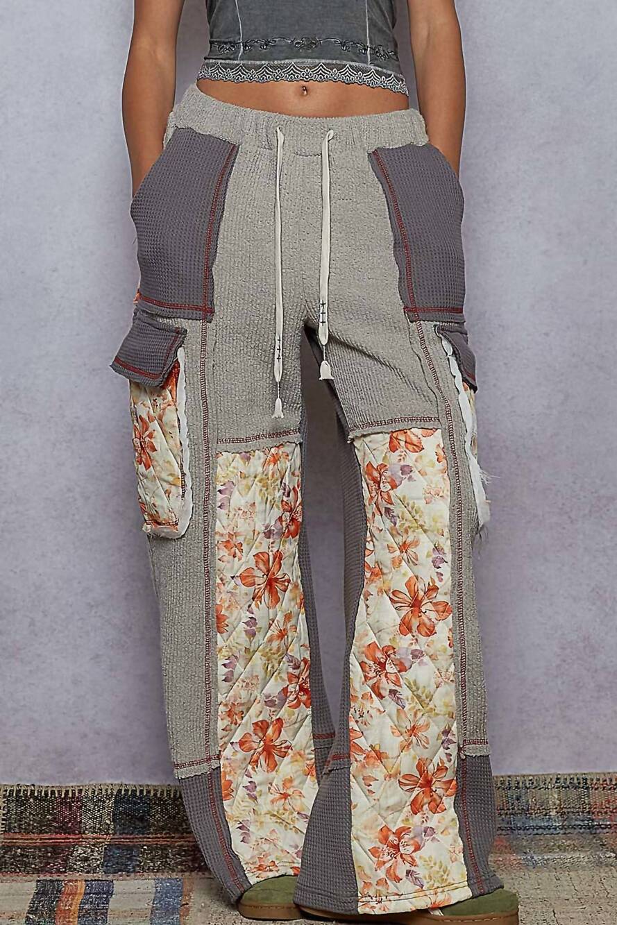 NEW POL thermal quilted floral knit pant in gray